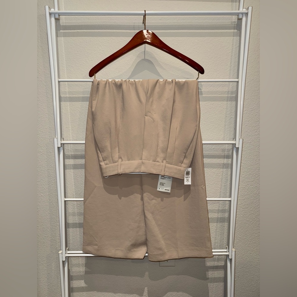 NWT Aritzia Effortless Pant
